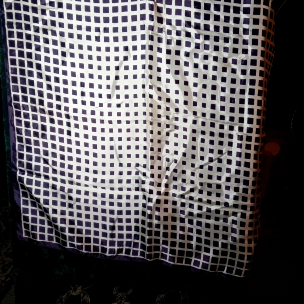 Scarf -7 square grid like pattern